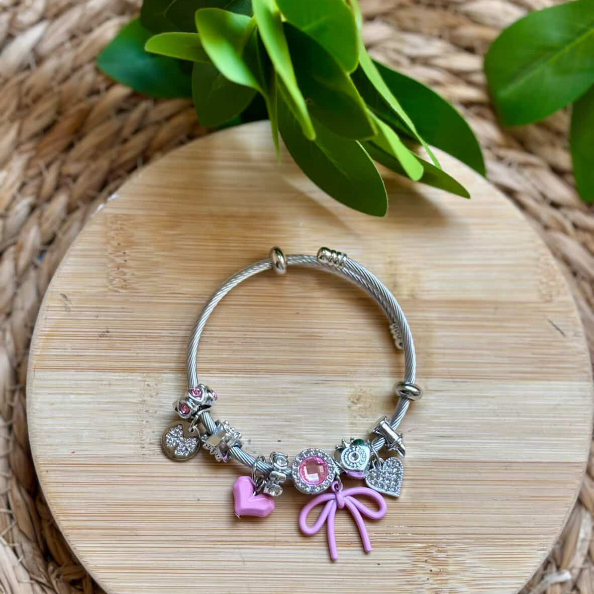 Pink bowknot bangle