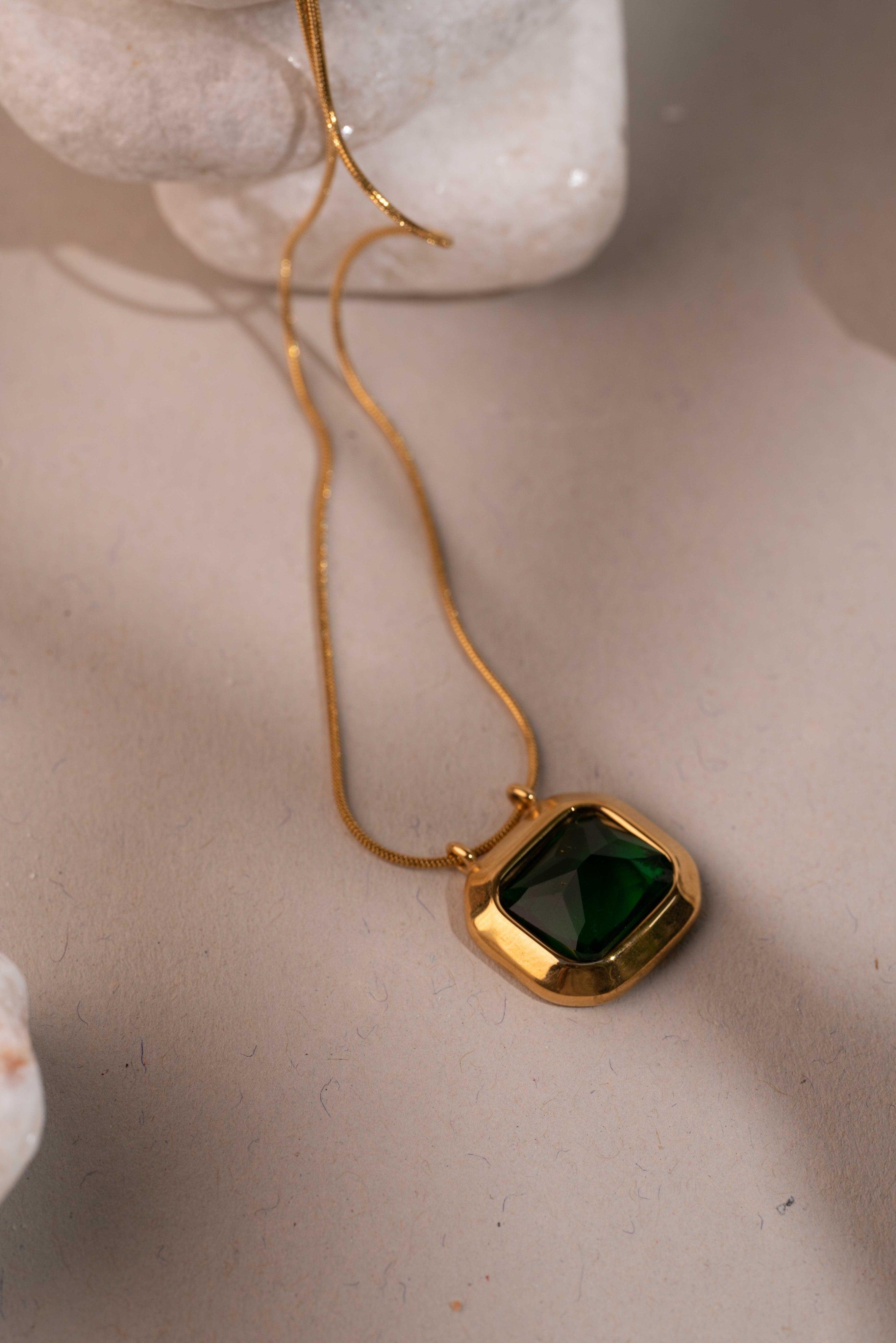 Green Stone Necklace - Yshmk