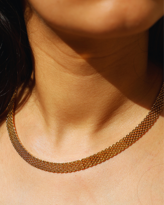 قلادة الفراش