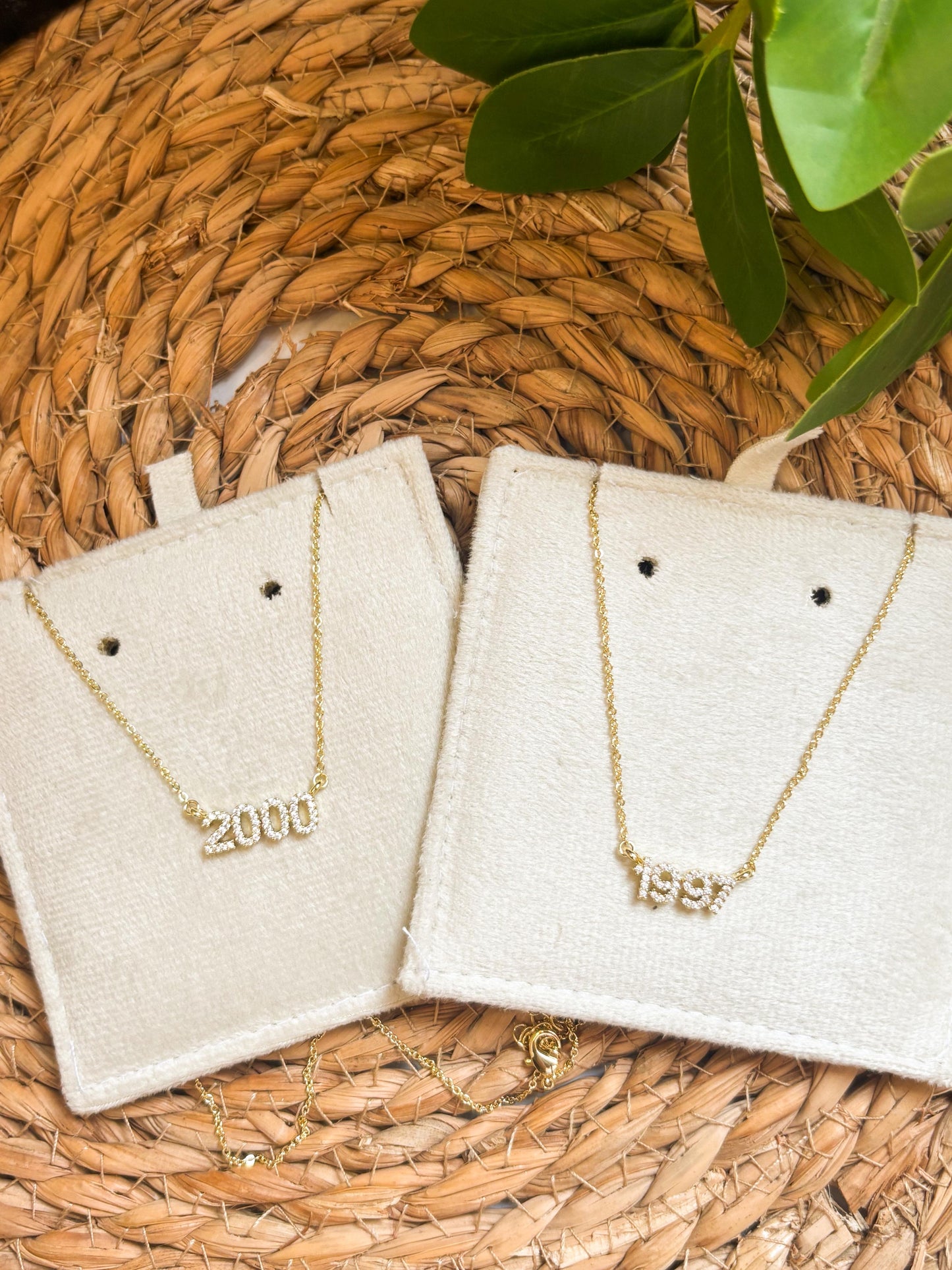 Date necklace