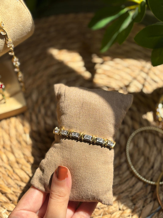 Diamond-Cut Gold Bangle