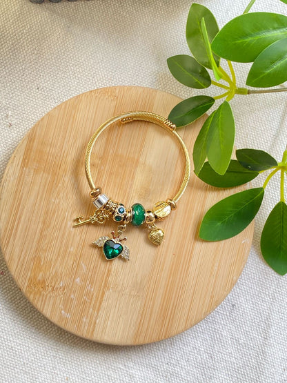Green heart Charms bangle
