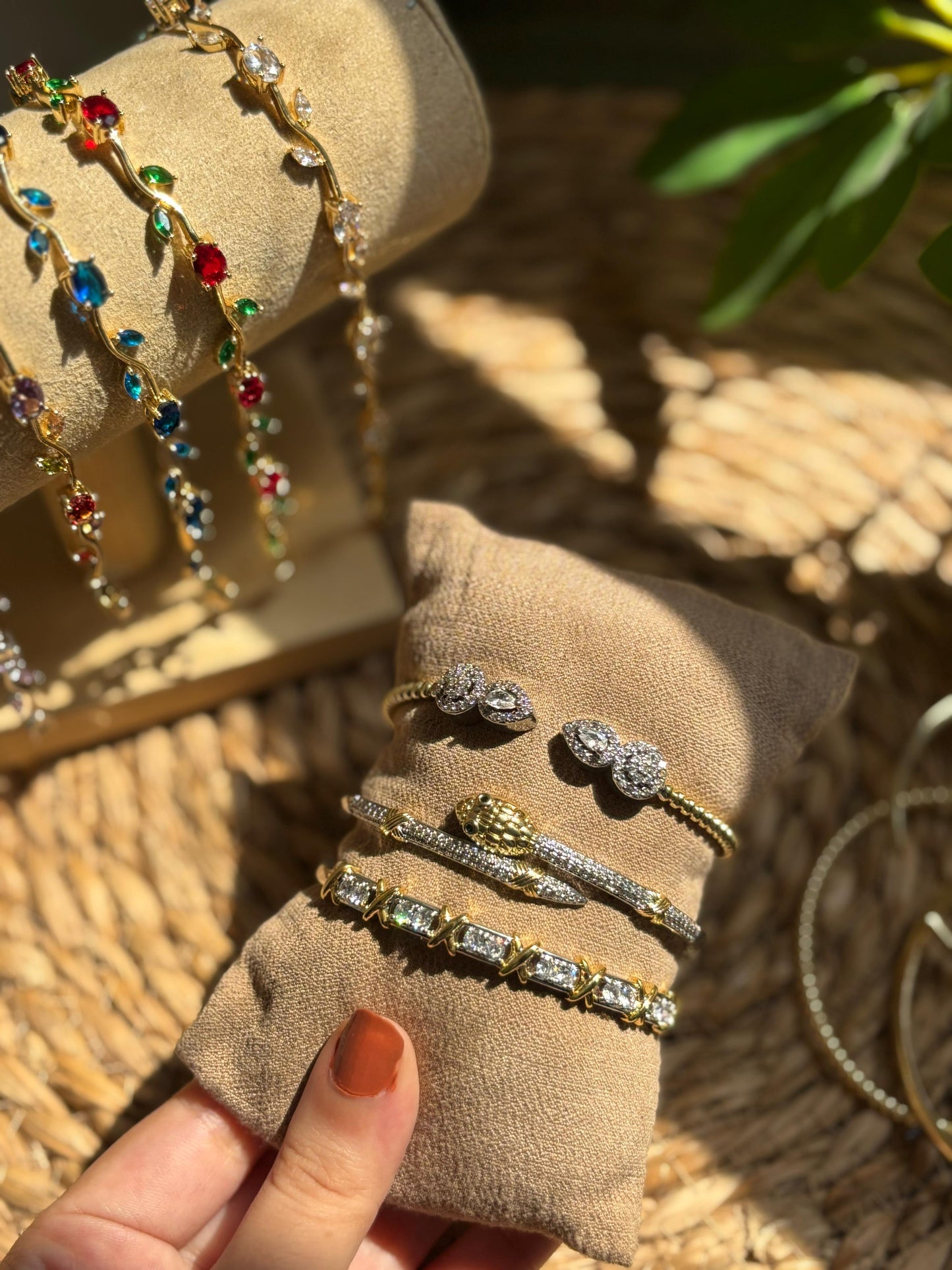 Snake motif bangle