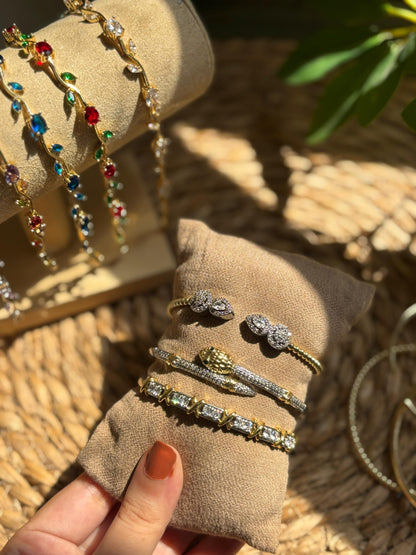 Snake motif bangle