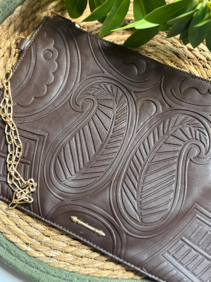 Arabesque clutch