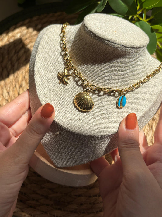 Seashell star necklace