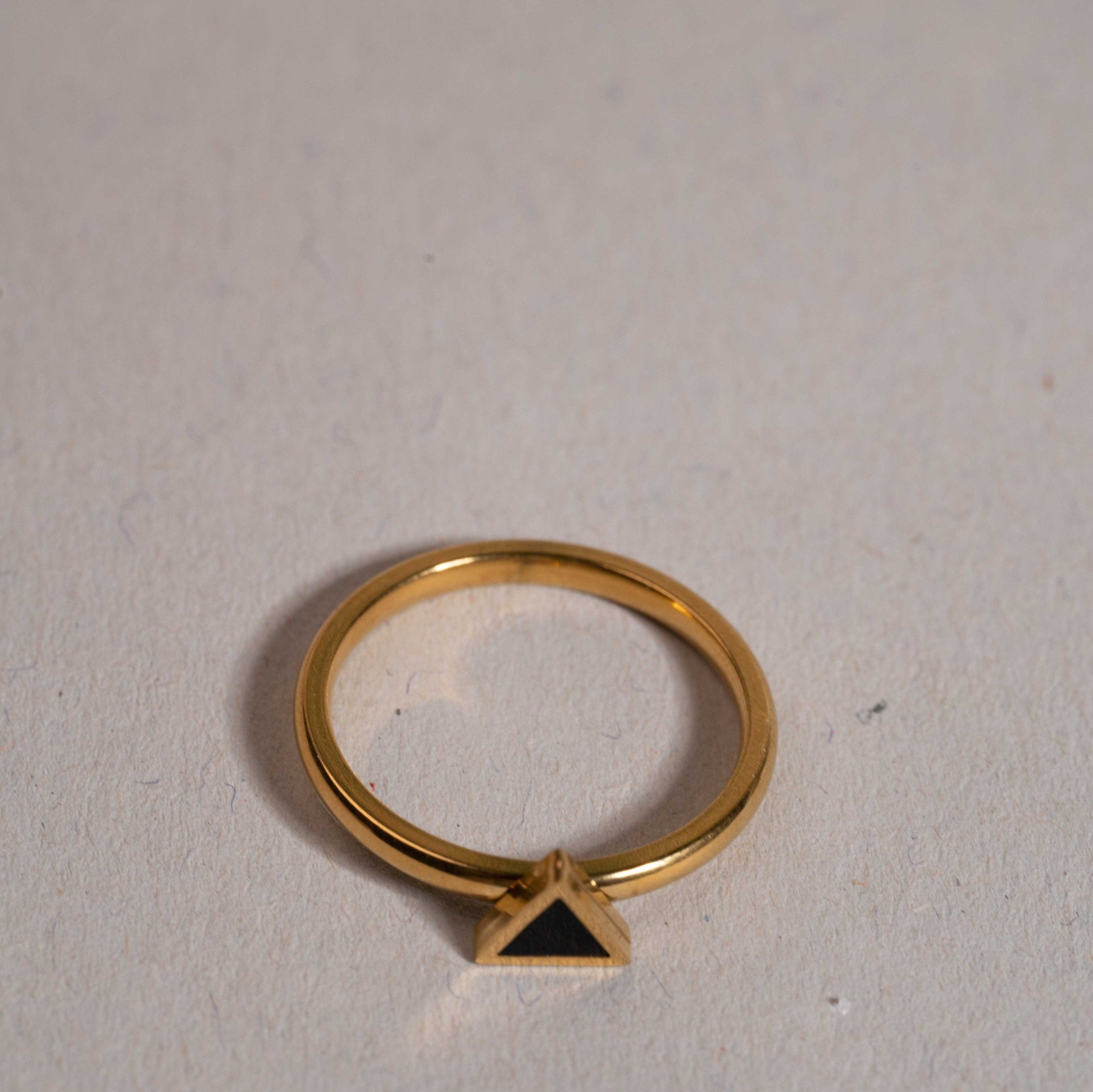 Black Stone Triangle Ring - Yshmk