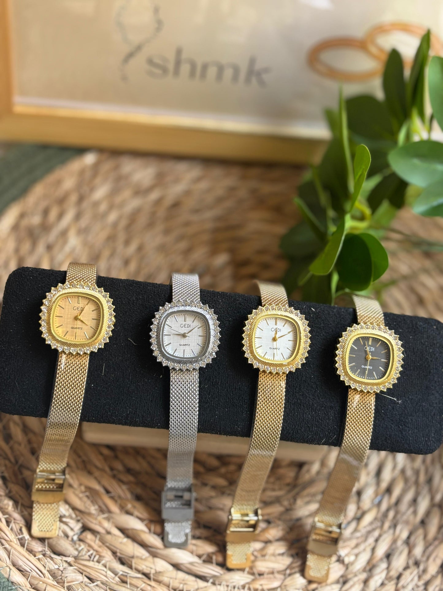 Halo Luxe watch