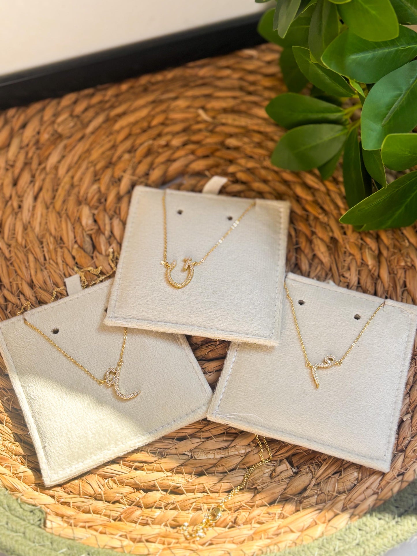 GoldNecklace
#InitialNecklace
#LetterPendant
#PersonalizedJewelry
#ZirconNecklace
#DaintyJewelry
#GoldPlatedJewelry
#CustomNecklace
#GiftForHer
#MinimalJewelry
#EverydayNecklace
#LayeringNecklace
#JewelryLover
#TrendyAccessories
