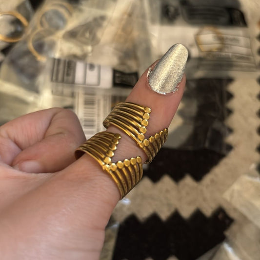 v ring