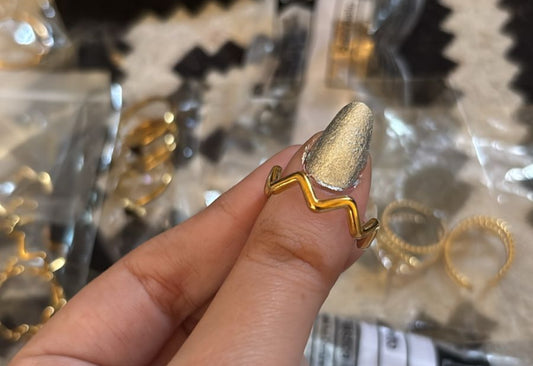 wavy ring