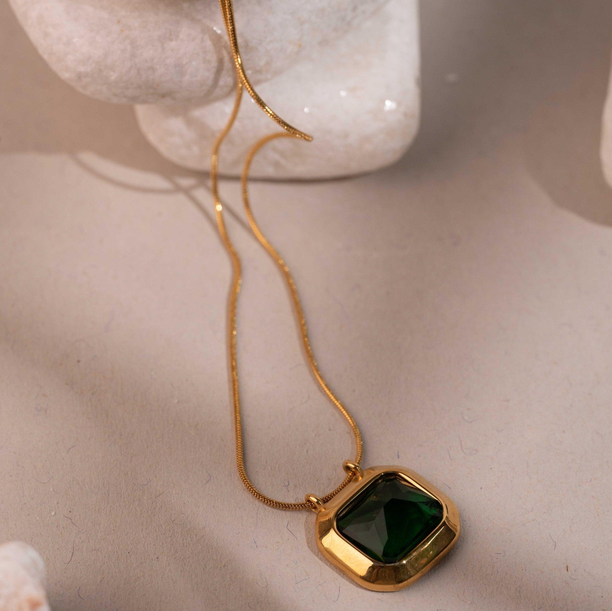 Green Stone Necklace - Yshmk